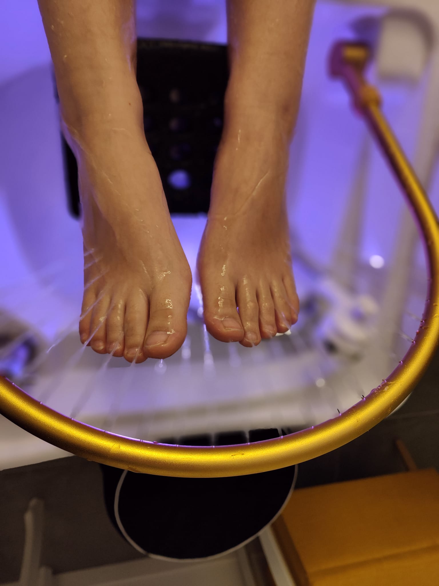 Station de Foot Spa à Rennes chez Moly Institut avec bras à jets d’eau